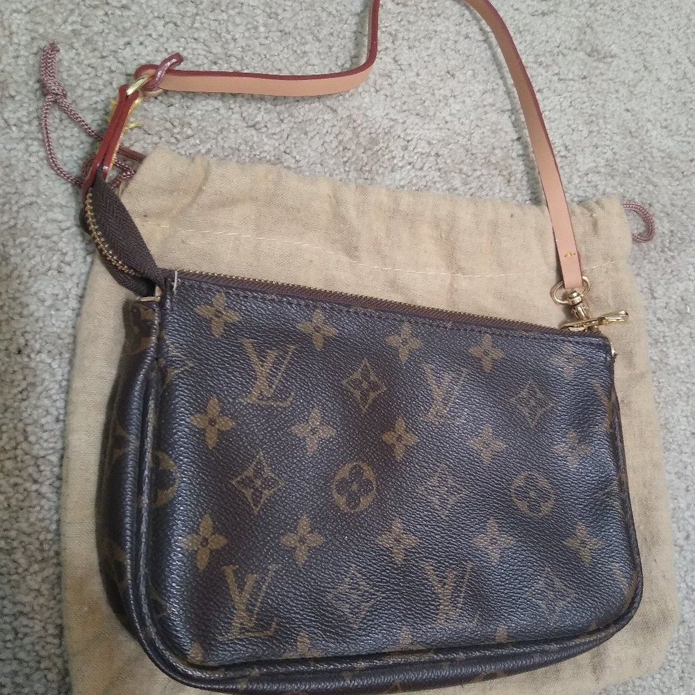 Louis Vuitton Pochette Accessory Shoulder Bag Brown Leather